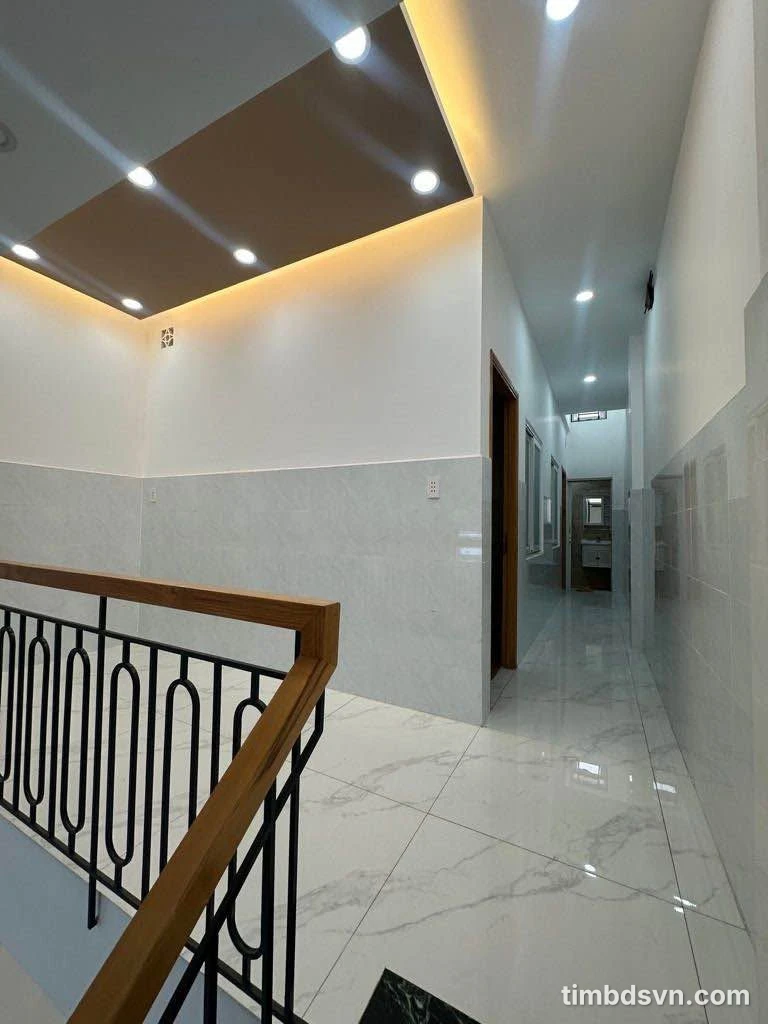 Bán nhà 70m² Tân Bình, gần chợ, sổ vuông, giá 8 tỷ - Ảnh thu nhỏ 2