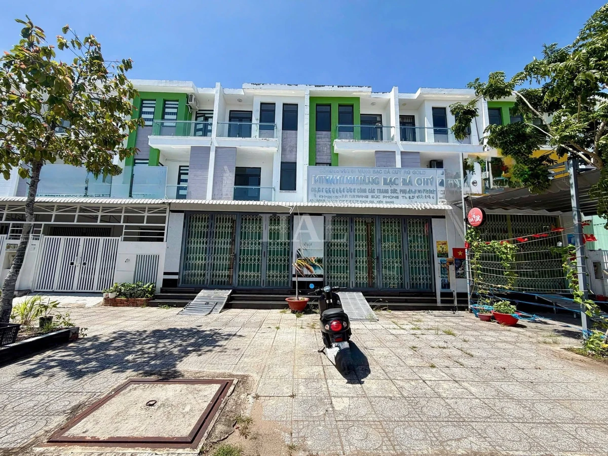 Cho thuê nhà 2 căn mặt tiền Rạch Giá 100m² 10 tr/tháng - Ảnh 1