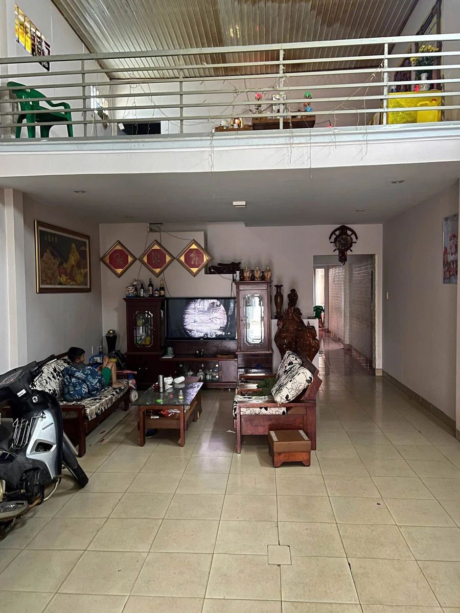 Bán nhà mặt tiền đường Trịnh Tố Tâm, 216m2, nở hậu, Buôn Ma Thuột, giá 4,8 tỷ - Ảnh thu nhỏ 4