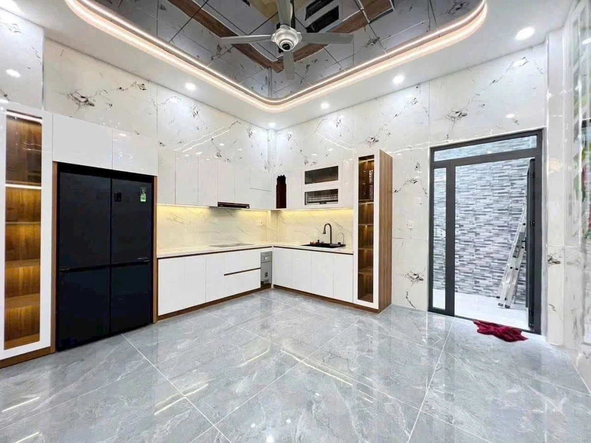 Bán nhà 3 lầu 75m² full nội thất, Quận 12, 5 tỷ 990 triệu - Ảnh thu nhỏ 5