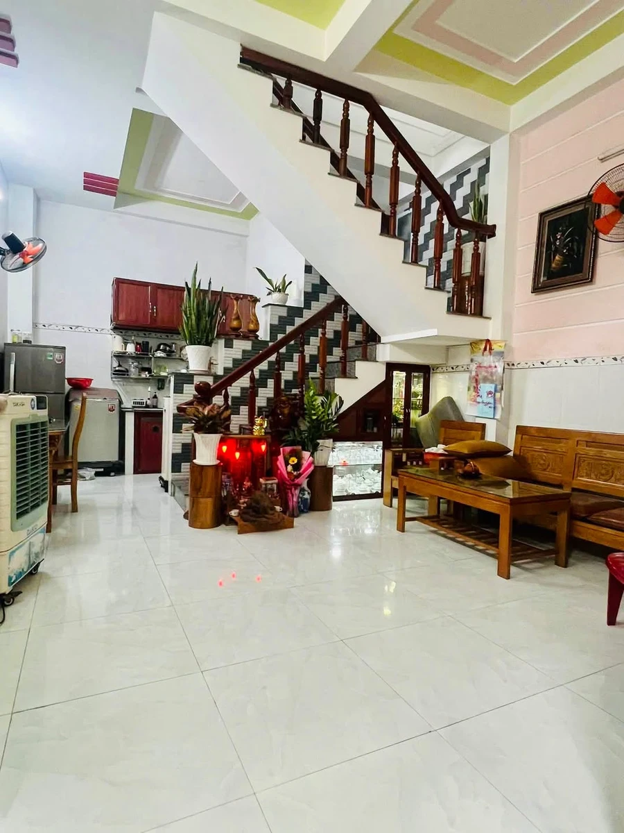 Bán nhà hẻm 40m2, 2PN 2WC khu gara Quyền, Quy Nhơn giá 2,1 tỷ - Ảnh 1