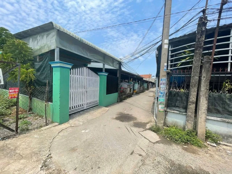 Bán nhà cấp 4 kèm 6 phòng trọ 289m2 đang cho thuê full tại Đức Hòa, Long An