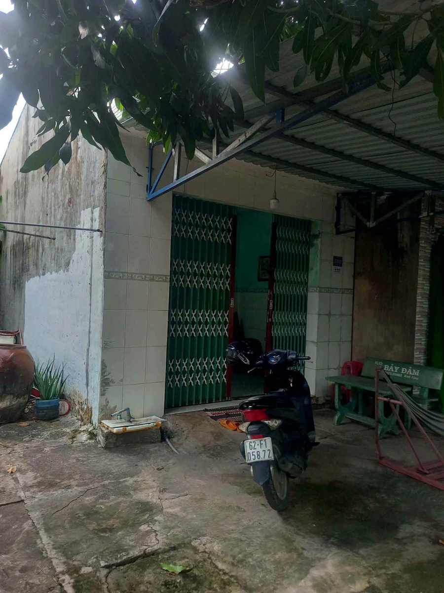 Bán nhà cấp 4 sát chợ Tân Tây Thạnh Hóa, 68m2, 2 PN, 1 tỷ - Ảnh thu nhỏ 2