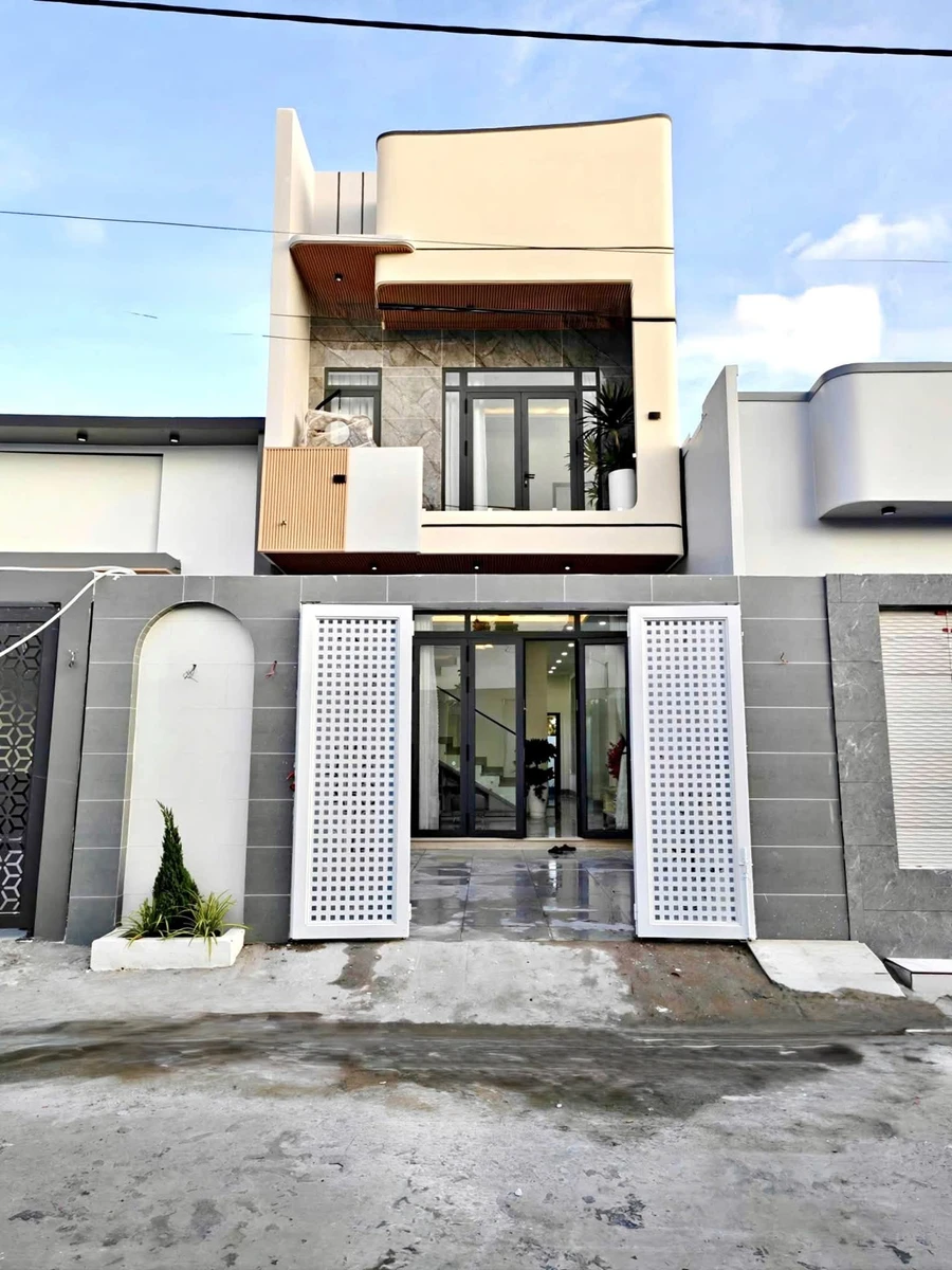 Bán nhà trệt lầu 3PN, 89m² Rạch Giá, 2 tỷ 650 triệu - Ảnh 1