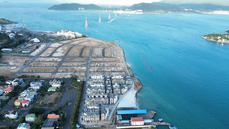 Bán nhà phố Vinhomes Pearl Bay 63m² giá 17,2 tỷ Nha Trang
