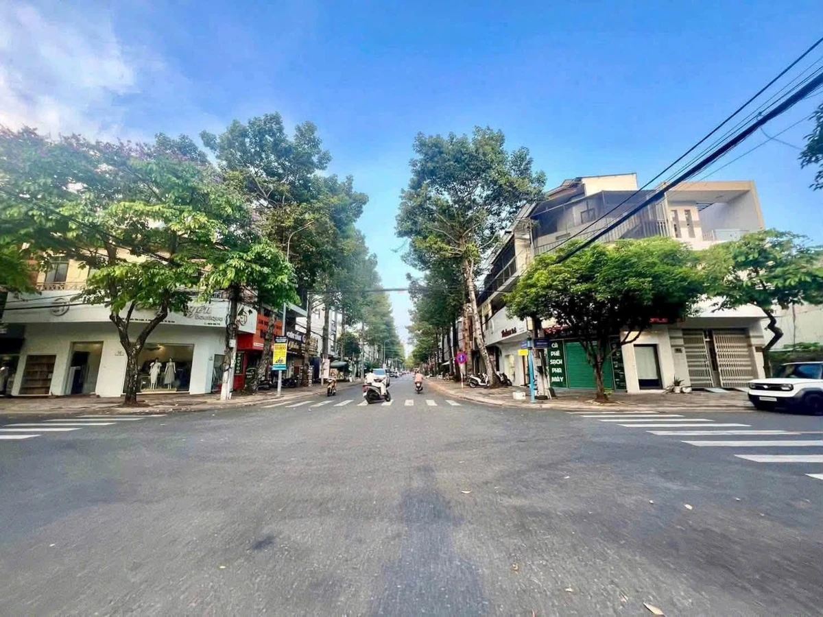 Bán nhà góc 2 mặt tiền Bà Rịa 180m2, 10 tỷ 800 triệu - Ảnh thu nhỏ 3