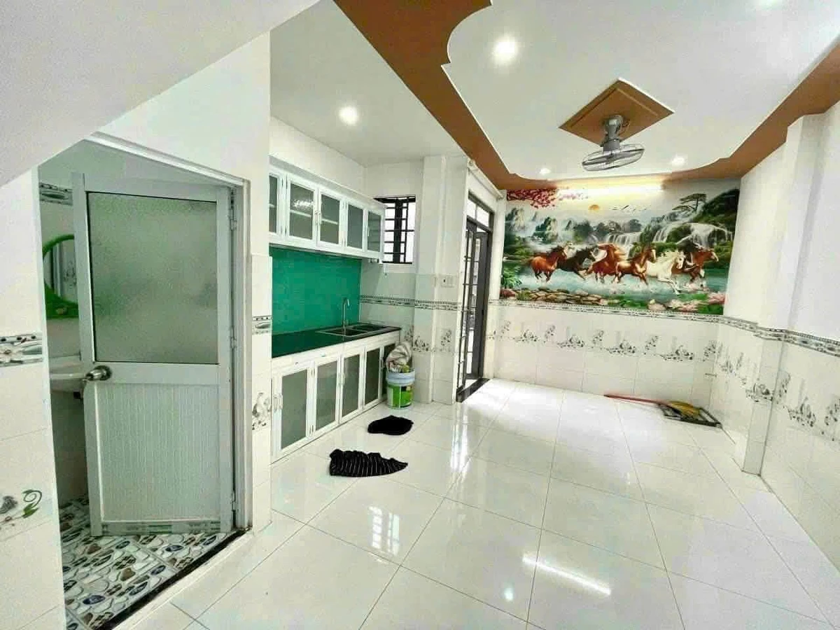 Bán nhà sổ hồng riêng 1 trệt 1 lầu 21m2, 2PN 2WC, đường HT05, Quận 12 - Ảnh thu nhỏ 3