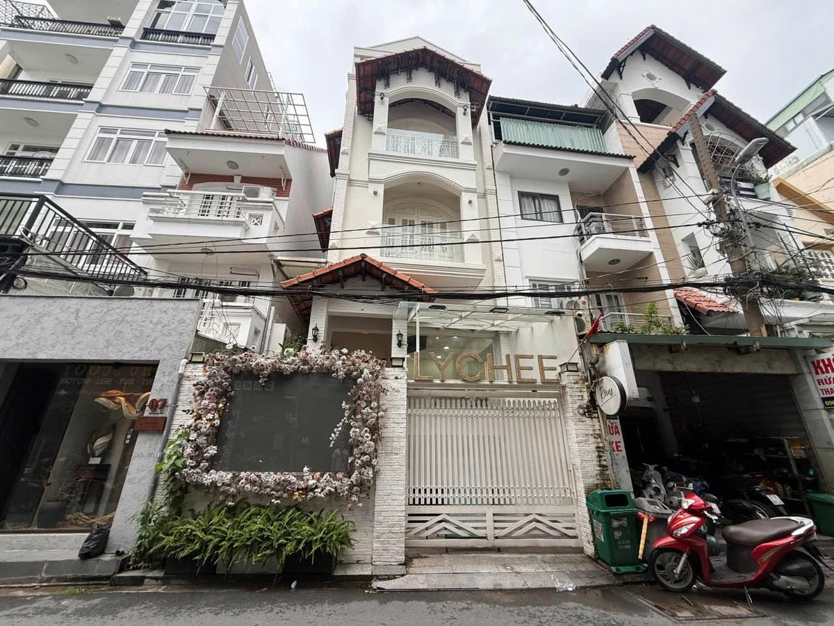 Cho thuê villa 105m2, 3PN, 4WC, mặt tiền Nguyễn Bá Huân, Thảo Điền - Ảnh thu nhỏ 2