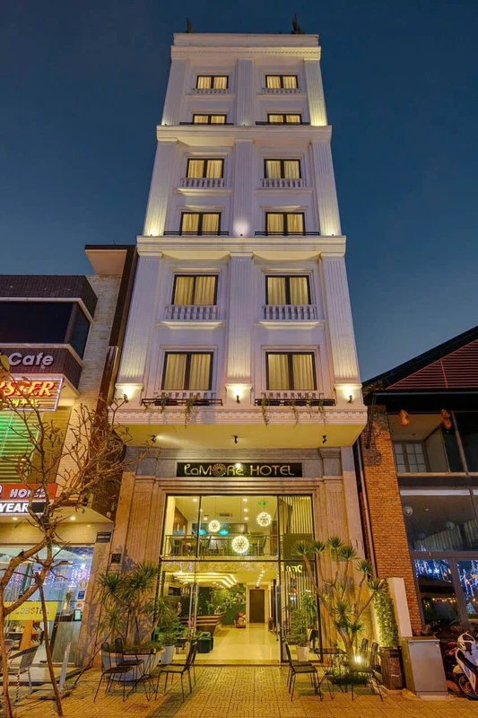Chuyển nhượng khách sạn 30 phòng mặt tiền Võ Nguyên Giáp, Đà Nẵng
