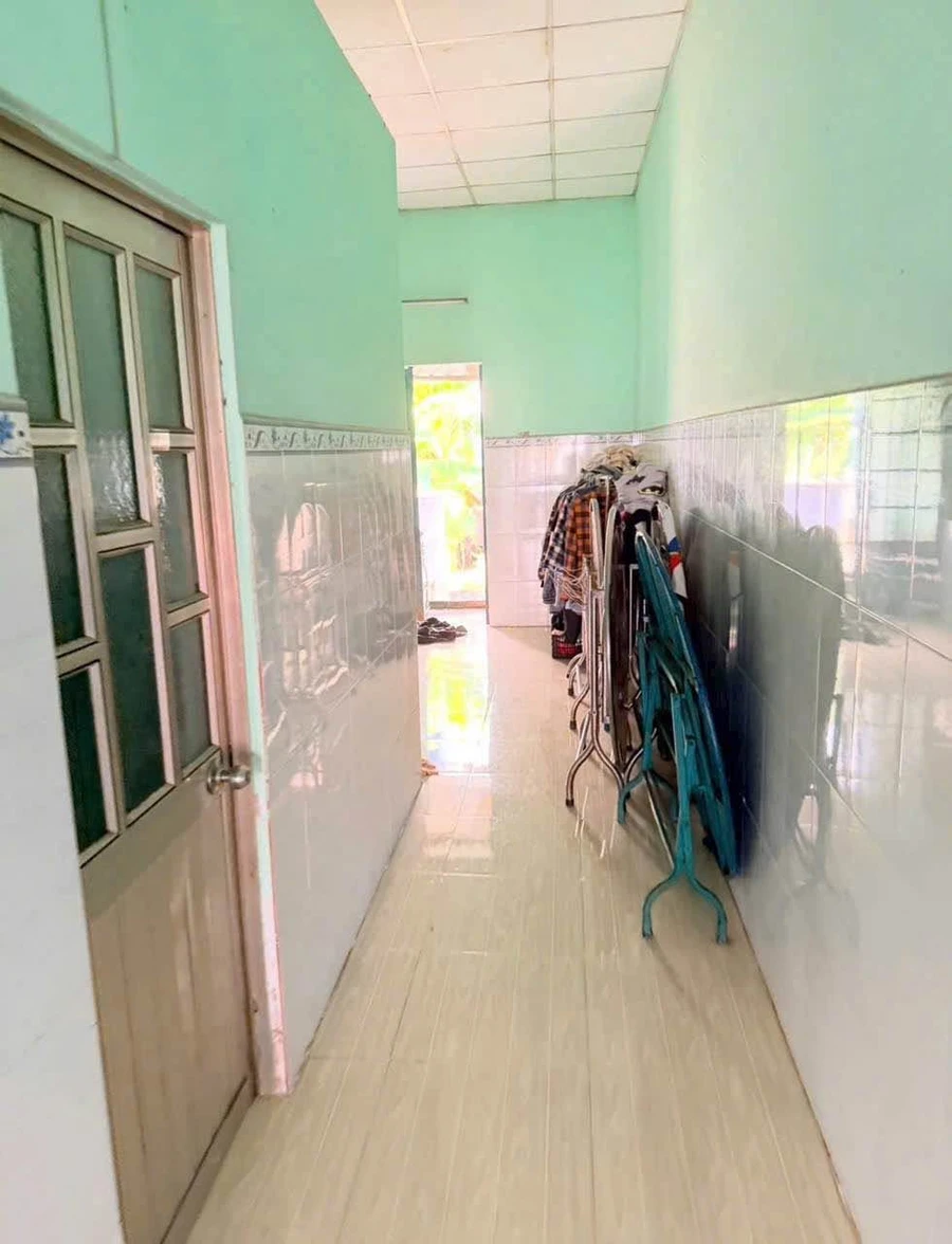 Bán nhà cấp 4 Bến Lức Long An 100m² sổ hồng 2 tỷ - Ảnh thu nhỏ 2