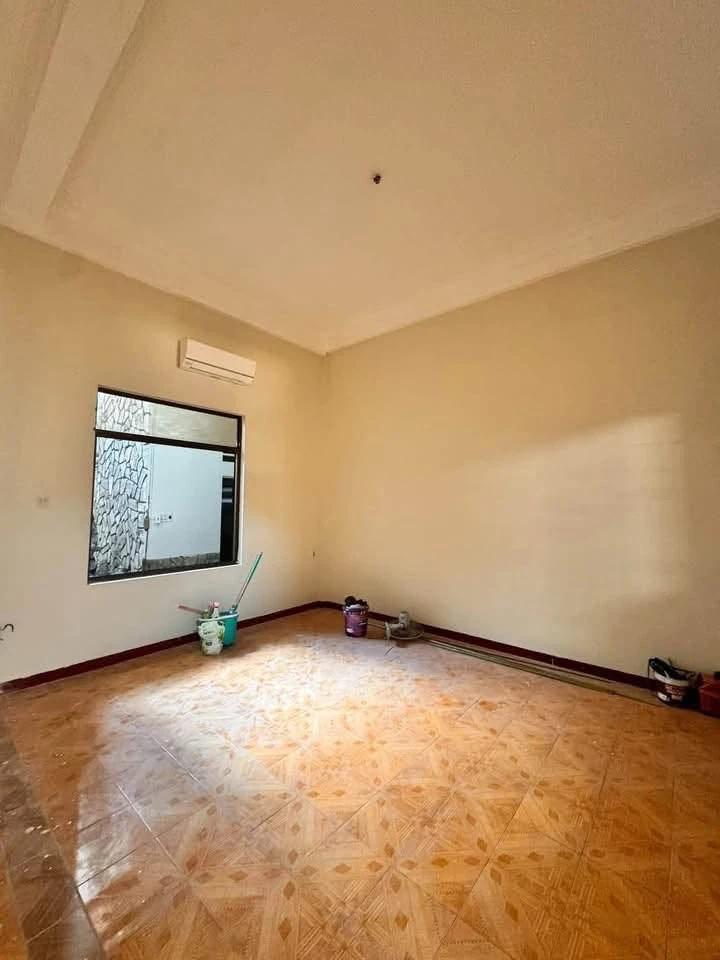 Cho thuê nhà mặt tiền Nguyễn Thái Học 165m2, 4PN Quận 1 - Ảnh thu nhỏ 3