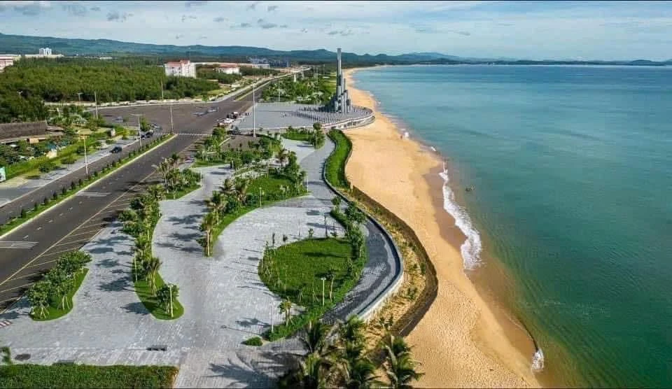 Bán khách sạn mặt tiền Đại Lộ Hùng Vương, 92.5m2, Đắk Lắk - Ảnh 1