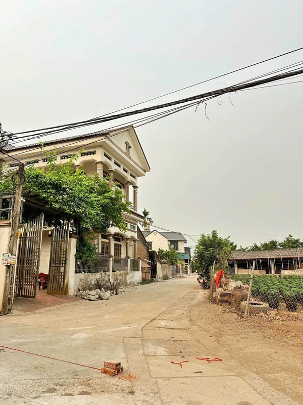 Bán đất 76,2m² mặt tiền Thanh Niên Hà Nội gần 3 tỷ
