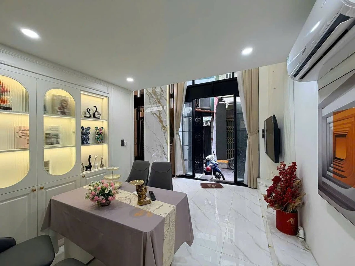 Bán nhà phố 4PN 125m² mặt tiền Phùng Văn Cung, Phú Nhuận - 7.15 tỷ - Ảnh thu nhỏ 2