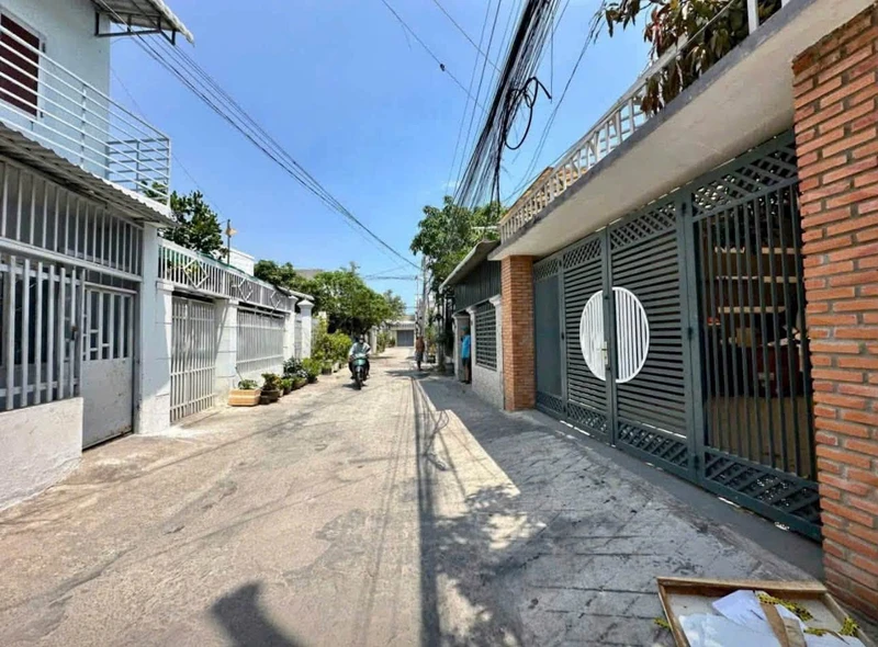 Bán nhà 63m2 2 phòng ngủ giá 850 triệu tại Phong Nẫm, cách Phan Thiết 2,5km