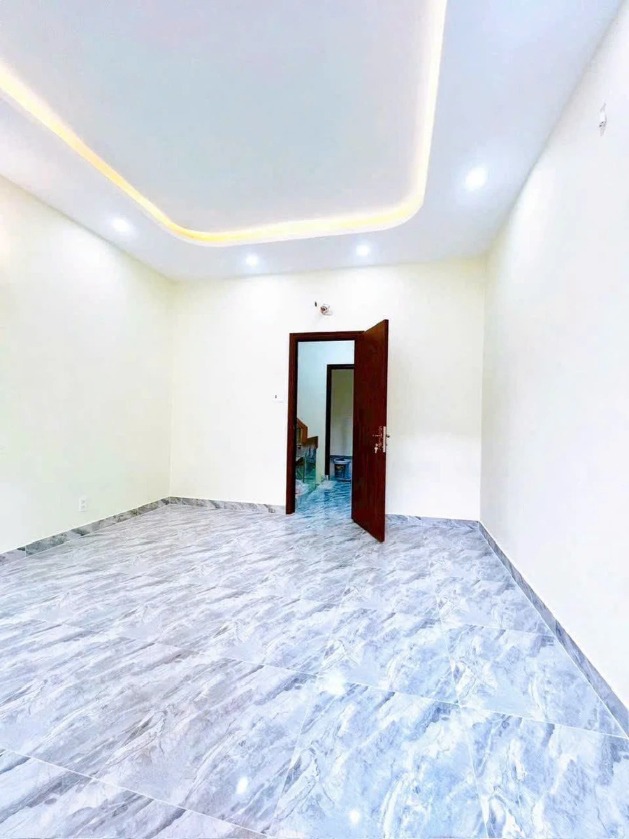 Bán nhà 4 tầng 40m² mặt tiền Quận 4 - Ảnh thu nhỏ 3