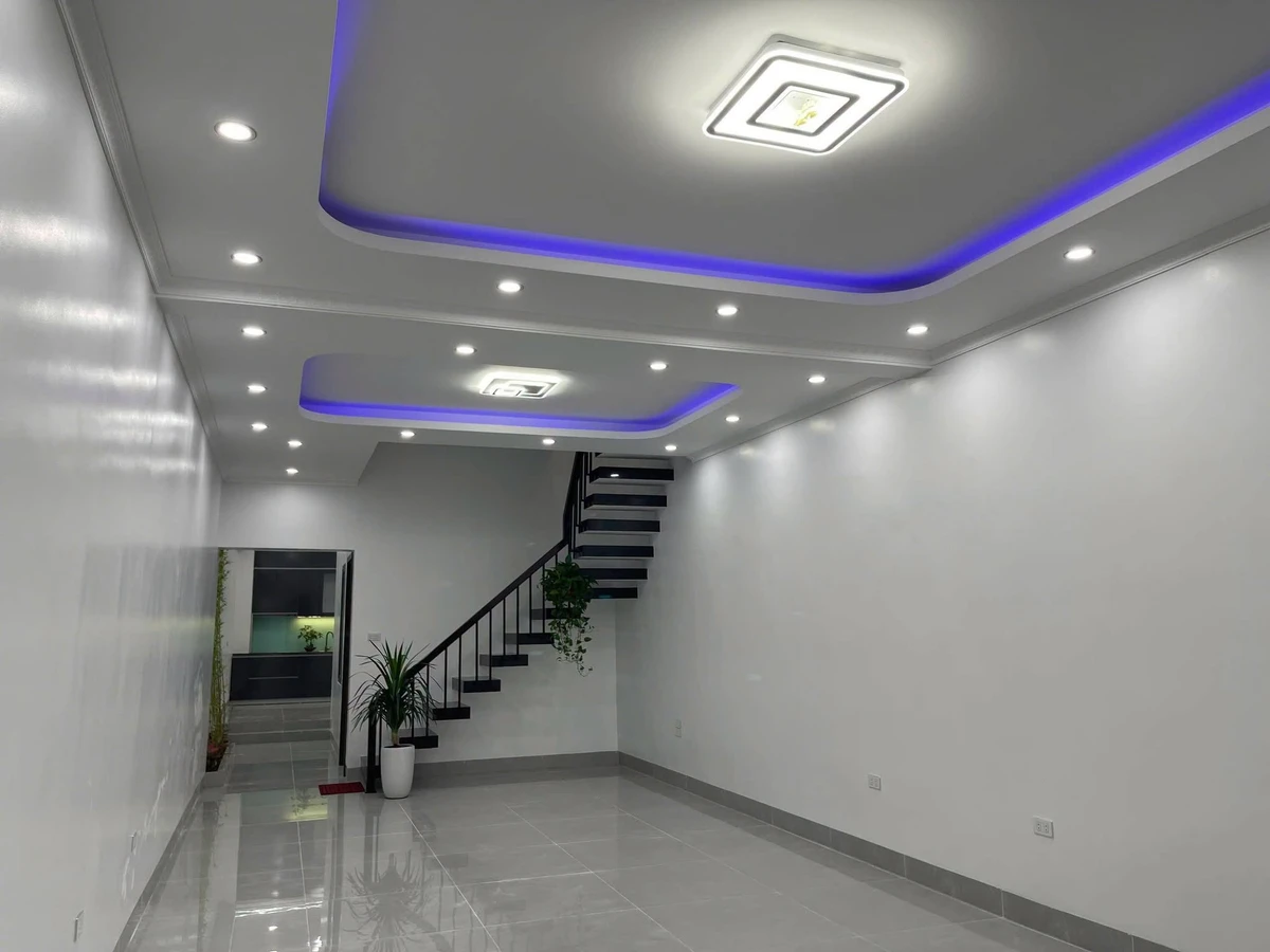 Bán nhà 2 tầng mặt đường 81m² Hạc Thành, Quận 1 - Ảnh 1