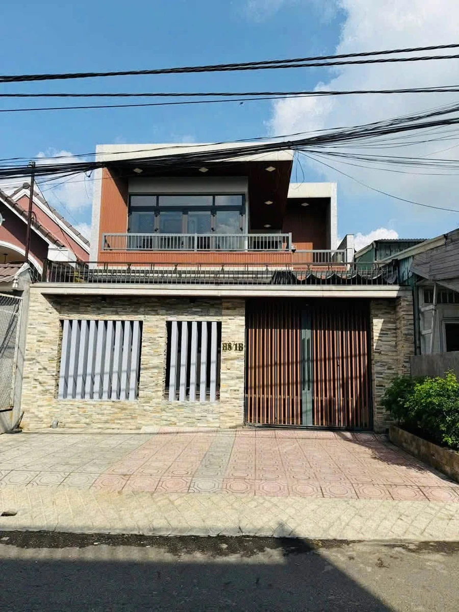 Bán biệt thự hiện đại 200m2, 4 phòng ngủ, Tân Phong - Ảnh 1