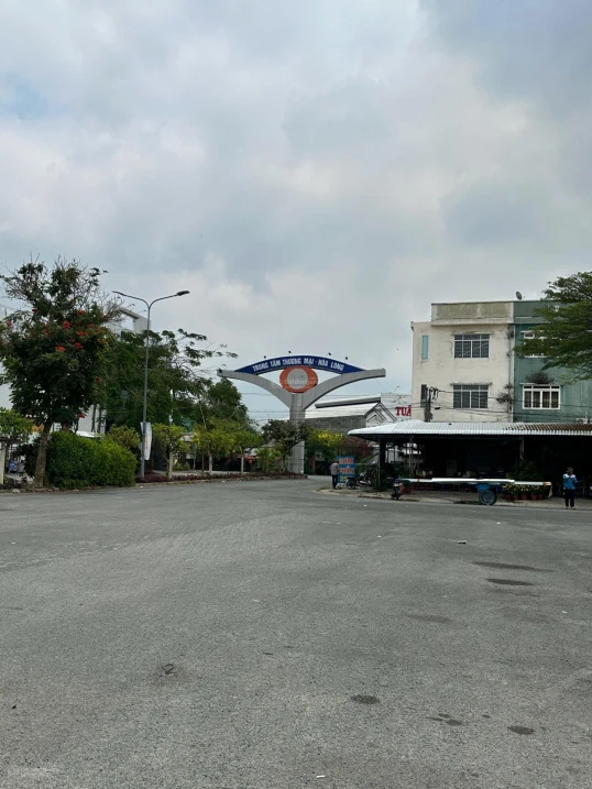 Chính chủ bán đất nền ngay chợ Hòa Long, thổ cư 100%. DT: 90m2 - Ảnh 1