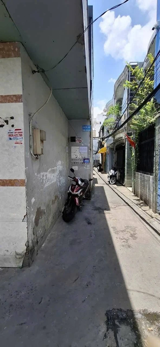 Bán nhà 2 tầng 4x8m đường Huỳnh Tấn Phát, Quận 7, giá 2,5 tỷ - Ảnh 1
