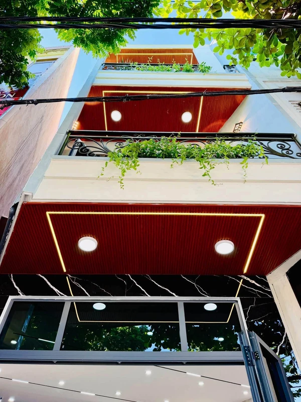 Bán nhà 3 tầng 160m2, mặt tiền Hải Phòng, Đà Nẵng