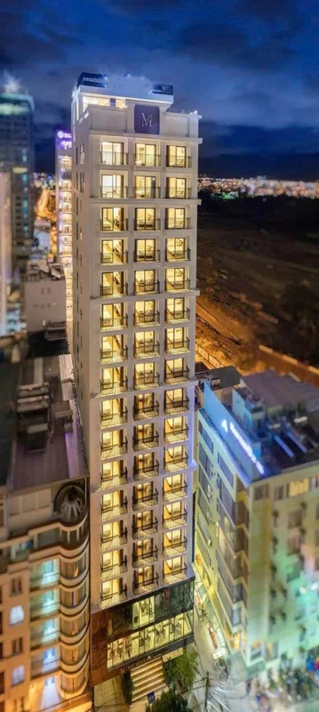 Bán khách sạn 73 phòng 20 tầng 3700m2 Nha Trang