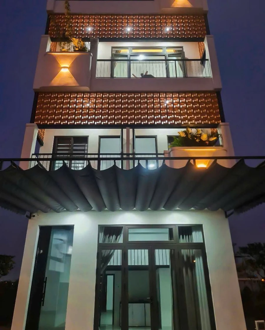 Bán nhà 3 tầng mặt tiền FPT 102m2, 6.9 tỷ - Ảnh 1