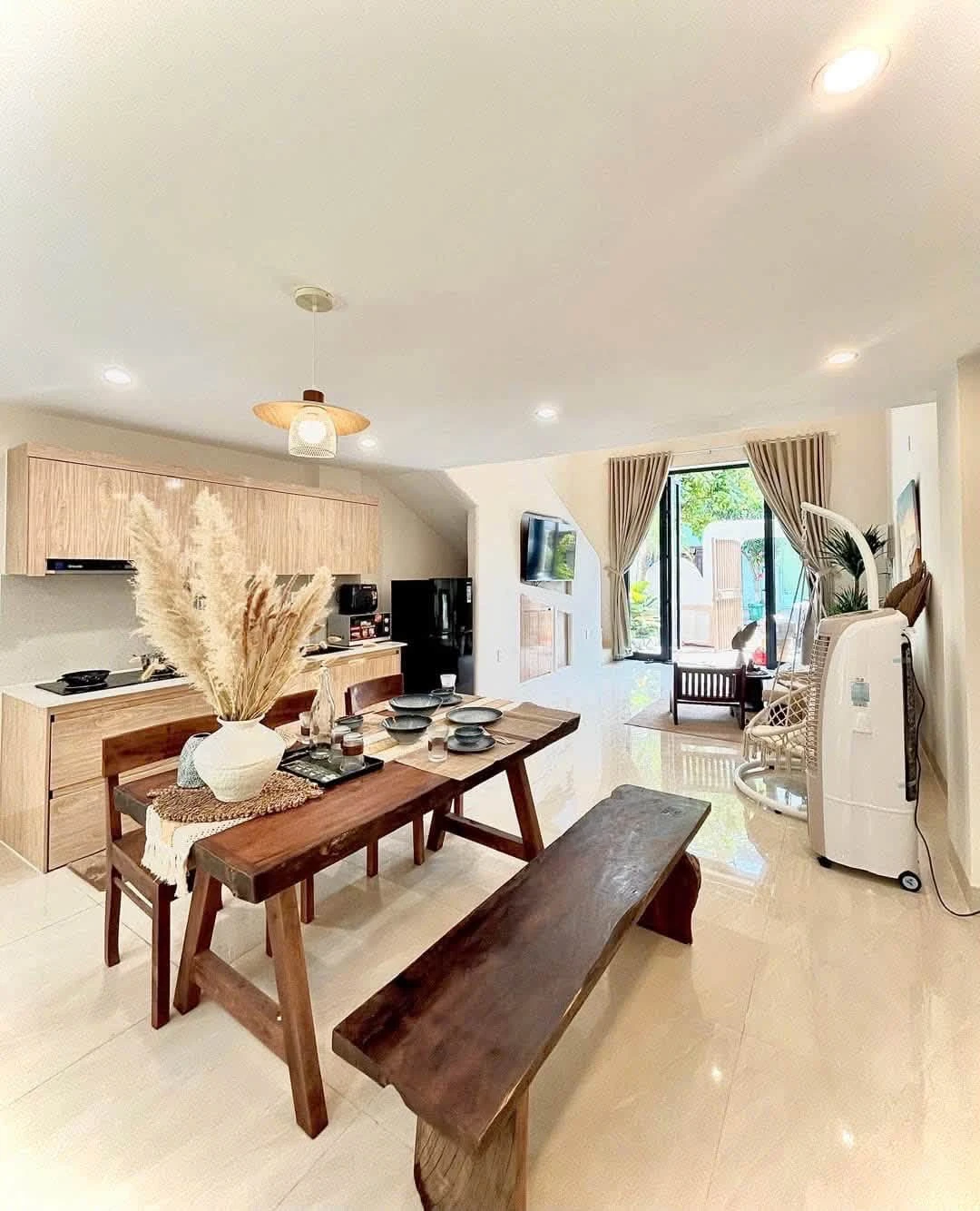 Bán nhà homestay mặt tiền đường Tân Thái, gần biển Mân Thái, 90m², 3PN, hồ bơi, khoảng 12 tỷ - Ảnh 1