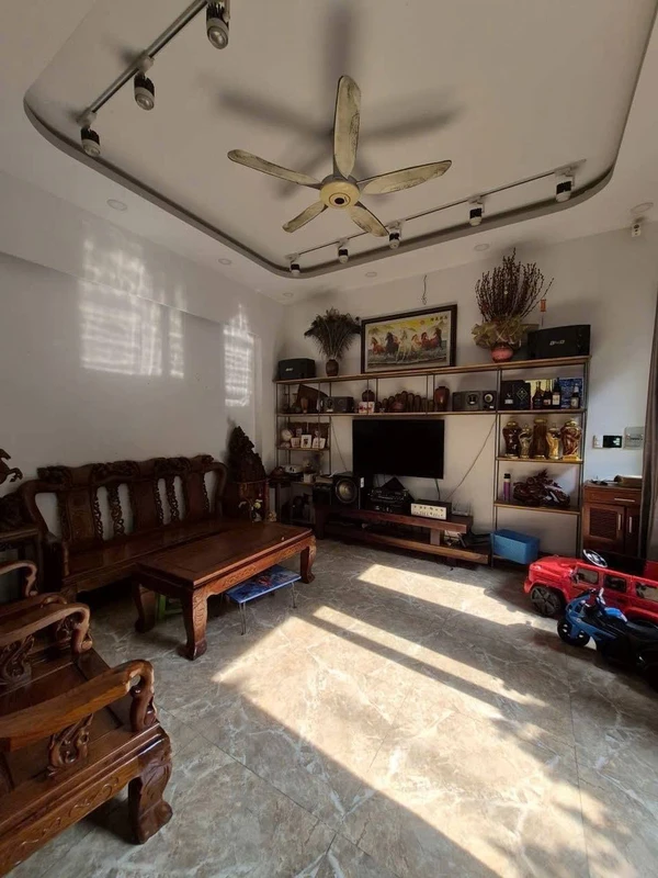 Bán nhà 3 lầu 96,3m² Đường 102 Tăng Nhơn Phú A 7,8 tỷ