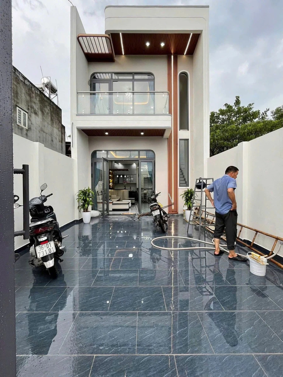 Bán nhà 1 trệt 1 lầu 100m² gần KDL Bửu Long, Bình Dương - Ảnh 1