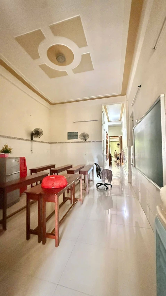 Bán nhà mặt tiền 3 tầng 72m2 Phường Nhơn Phú Quy Nhơn - Ảnh thu nhỏ 4
