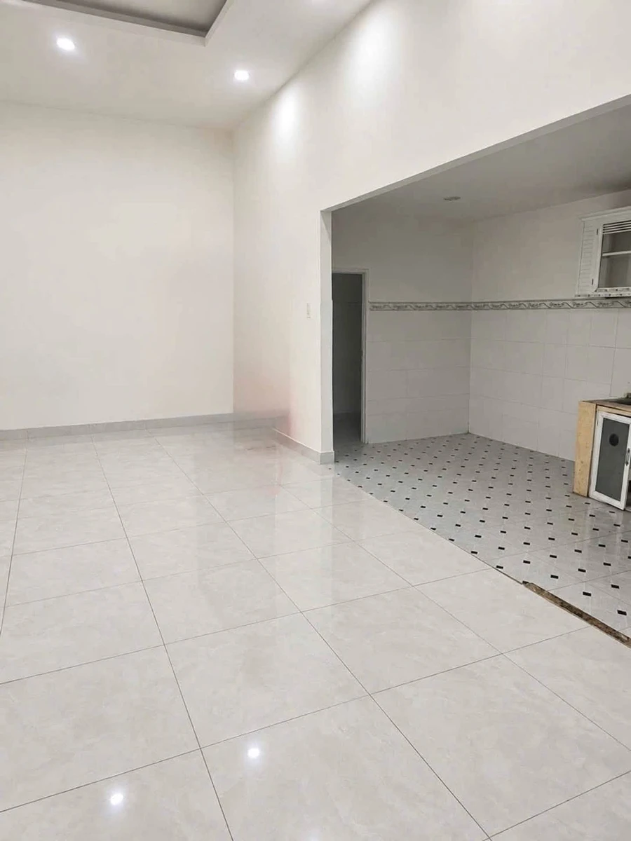 Bán nhà cấp 4 hẻm ô tô 40m² đường Trần Thị Điệu, Quận 9, giá nhỉnh 2 tỷ - Ảnh thu nhỏ 3
