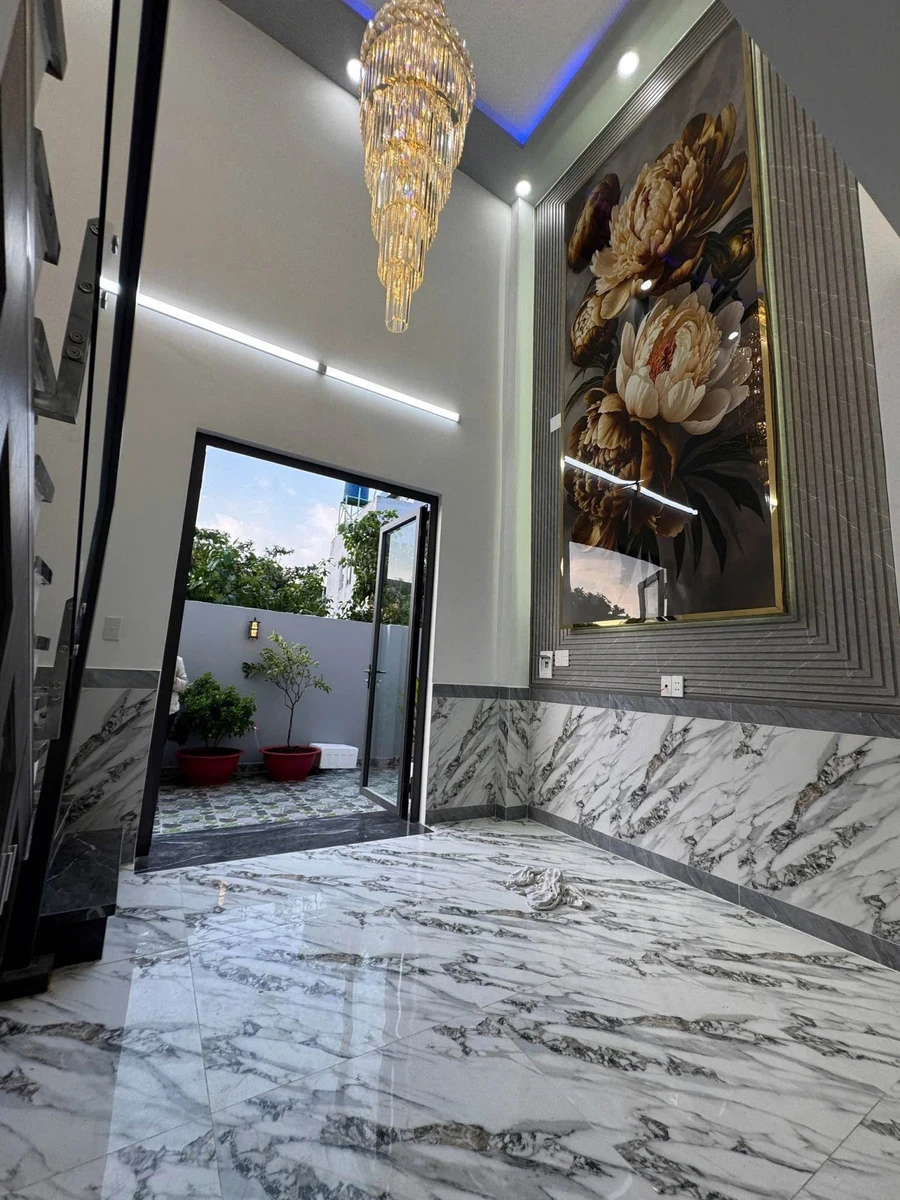 Bán nhà 3 phòng, 111m² Bà Điểm, gần Chợ Đầu Mối, 3.8 tỷ - Ảnh thu nhỏ 2