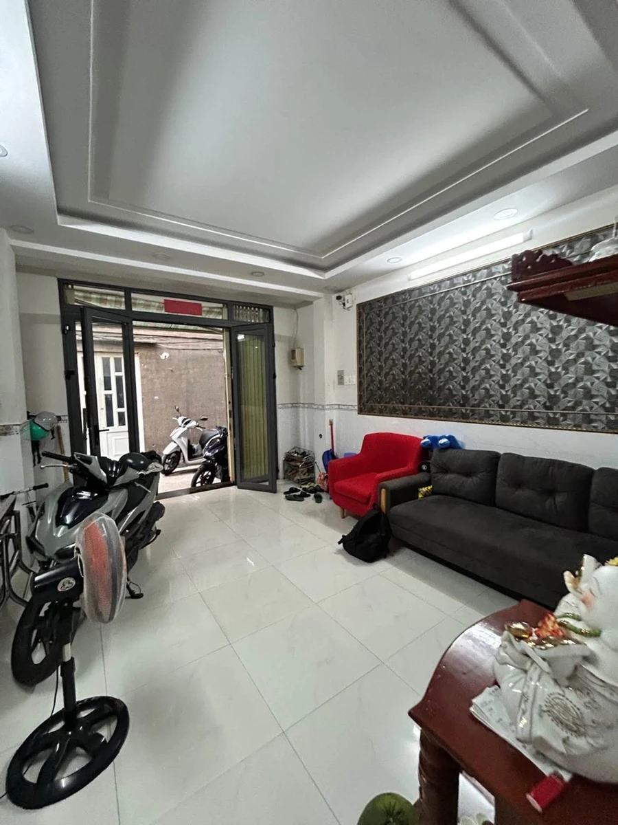 Bán nhà 2 tầng 50m2, 3PN 2WC, Tỉnh Lộ 10 gần Khu Tên Lửa, giá hơn 4 tỷ - Ảnh thu nhỏ 2