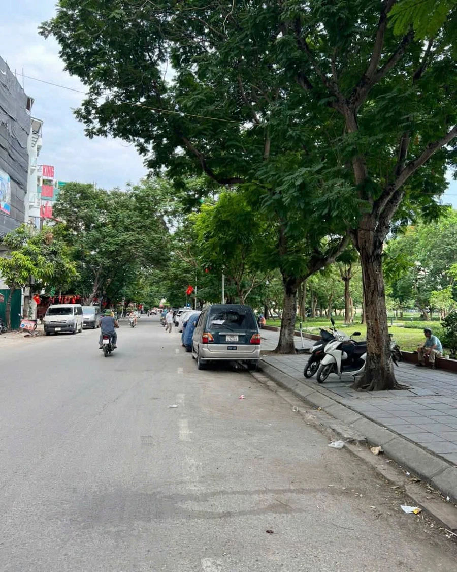 Nhà phố 56m2 Đền Lừ Hoàng Mai view công viên 3 tỷ - Ảnh 1
