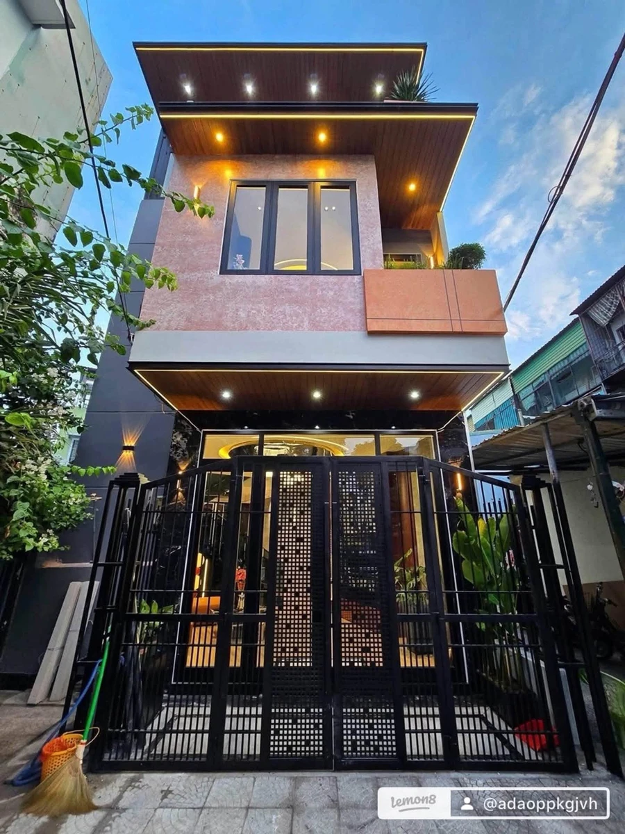 Bán nhà 3 tầng 70m2 đường Châu Thượng Văn gần Tiểu La, Đà Nẵng, giá nhỉnh 8 tỷ - Ảnh 1