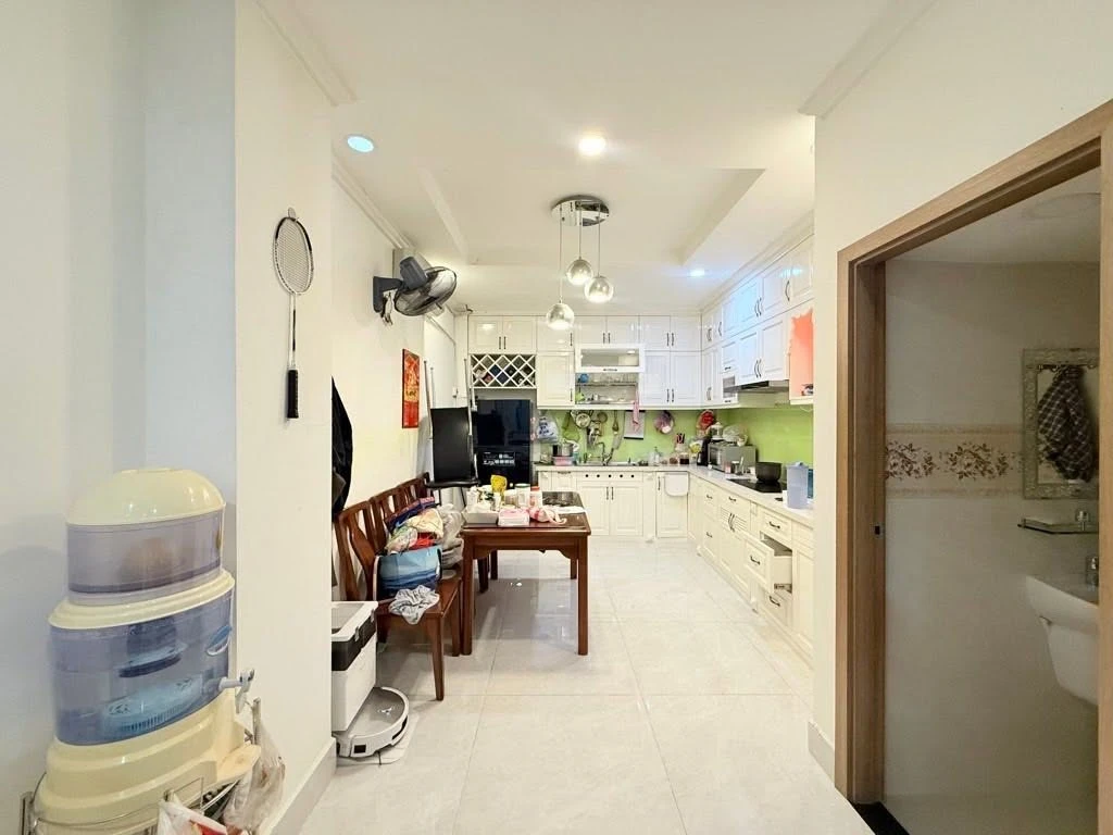 Bán nhà 4 tầng 60m2 4PN 4WC gần Bà Chiểu 7.99 tỷ - Ảnh thu nhỏ 2