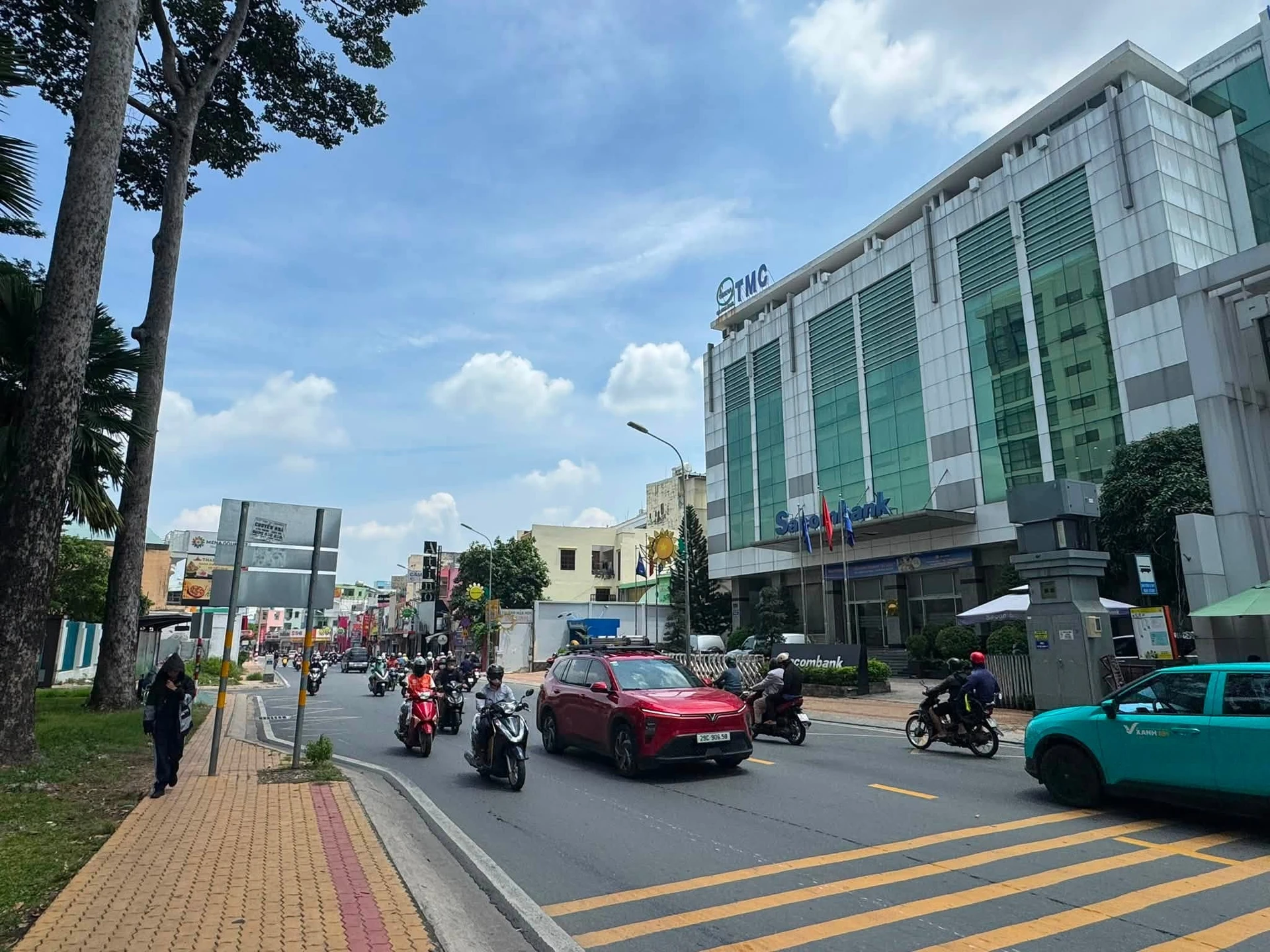 Bán tòa văn phòng 135m2 đường Võ Văn Ngân, Thủ Đức giá 25 tỷ - Ảnh 1