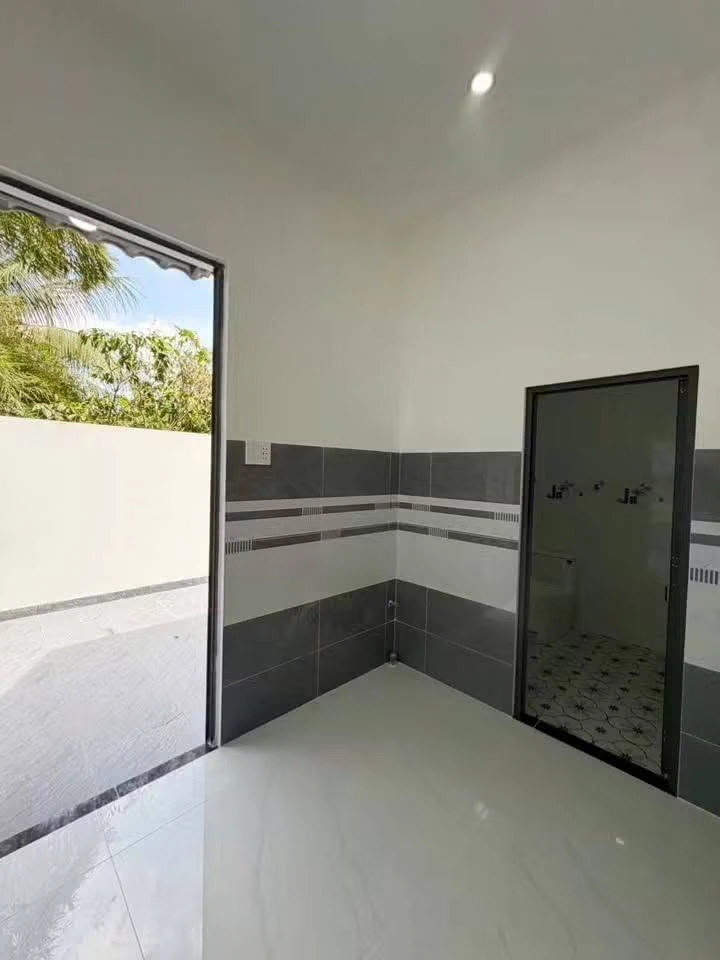 Bán nhà gác lửng mặt tiền đường Nguyễn Văn Linh, Long Hoa, Tây Ninh, giá 2,39 tỷ - Ảnh thu nhỏ 5