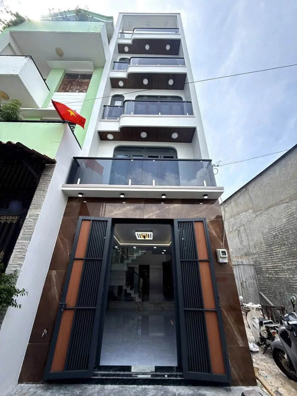 Bán nhà hẻm ô tô 4x15m, 1 trệt 1 lửng 3 lầu, 5PN, đường số 17 Bình Hưng Hòa A, Bình Tân - Ảnh 1