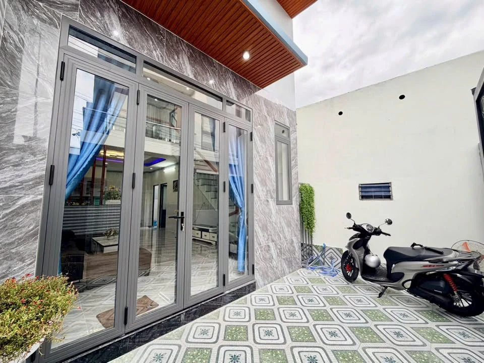 Bán nhà gác lửng 3PN hẻm xe hơi 89m2 Phường Tân Phong, gần GX Thuận Hòa - Ảnh thu nhỏ 4
