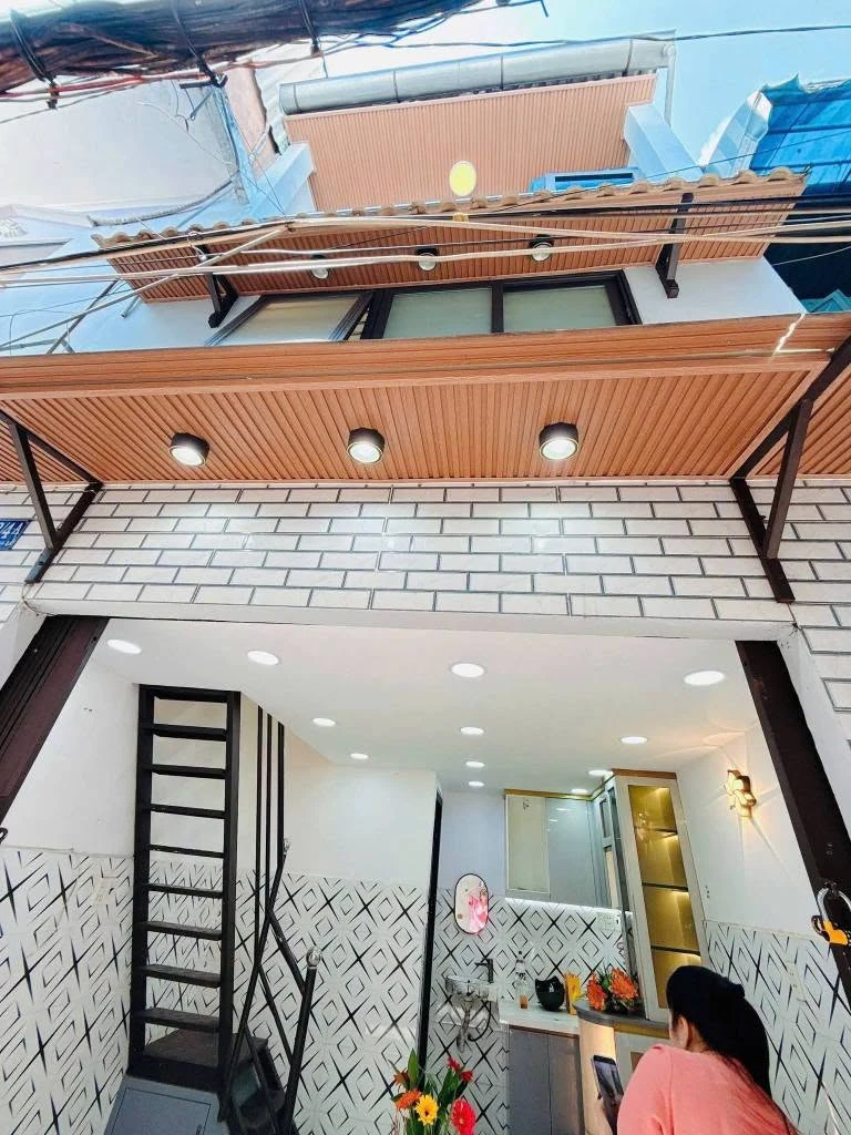 Bán nhà 2 lầu 2PN 3WC mặt tiền Tân Hòa Đông Quận 6 - Ảnh 1
