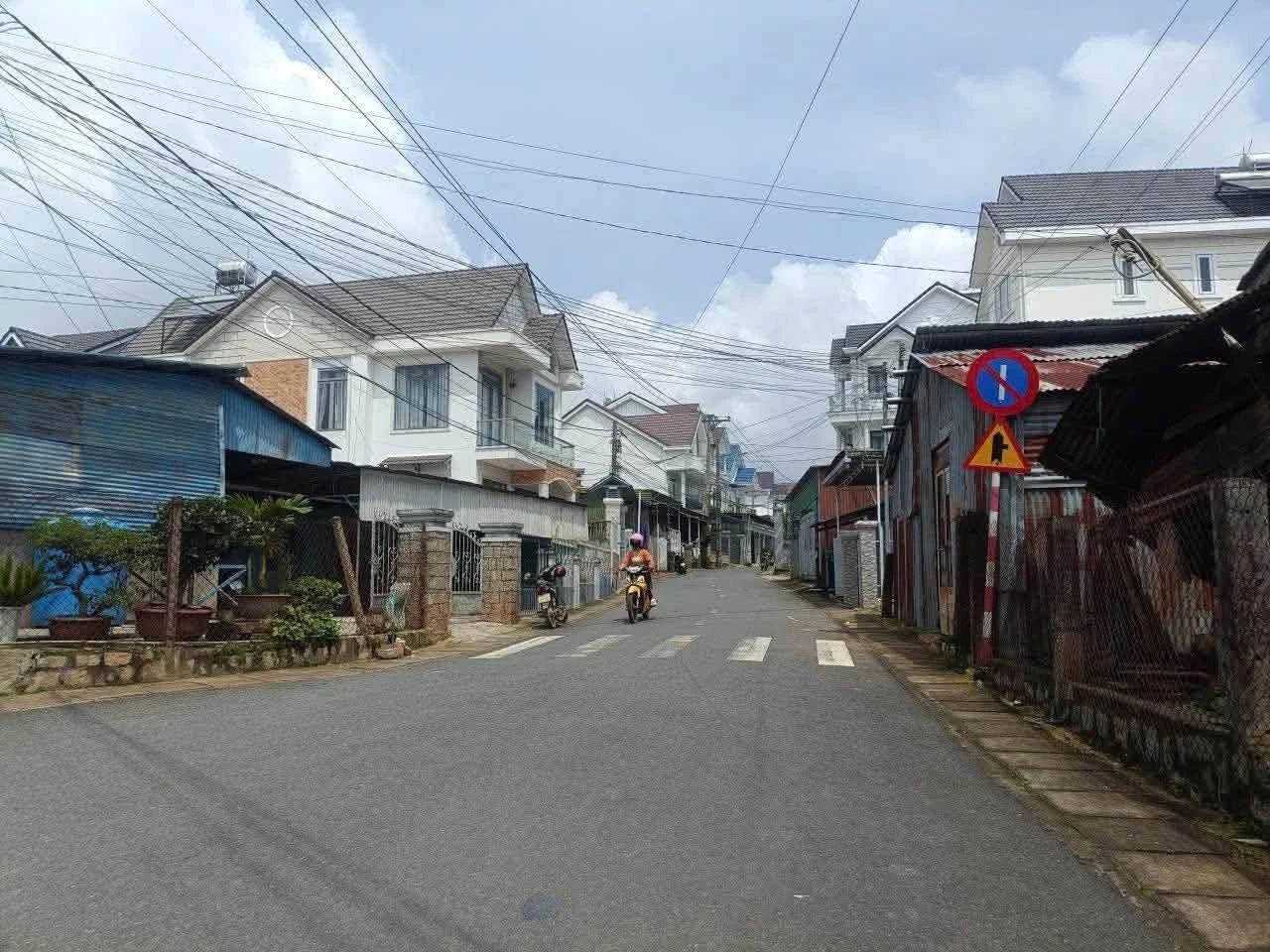 Bán lô đất mặt tiền Nguyễn Hữu Cầu Đà Lạt 110m2, 5.5 tỷ - Ảnh 1