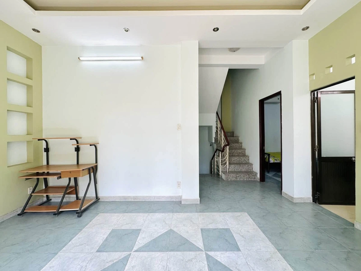 Bán biệt thự kiểu cũ 3 tầng 77m2, 5PN, hẻm Lê Quang Định, Bình Thạnh giá 7,99 tỷ - Ảnh thu nhỏ 2