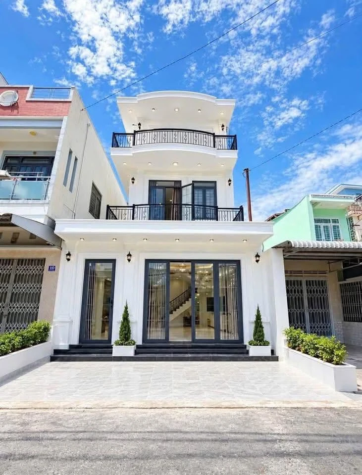 Bán nhà mặt tiền Thành Thái, 164m², 4PN, 5 tỷ 490 triệu - Ảnh 1