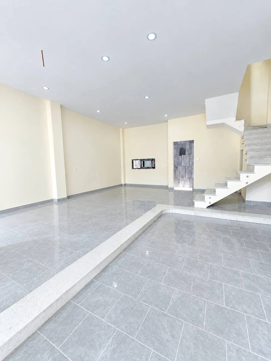 Bán nhà 3 tầng Linh Tây, Thủ Đức, 65m², 8,2 tỷ - Ảnh 1