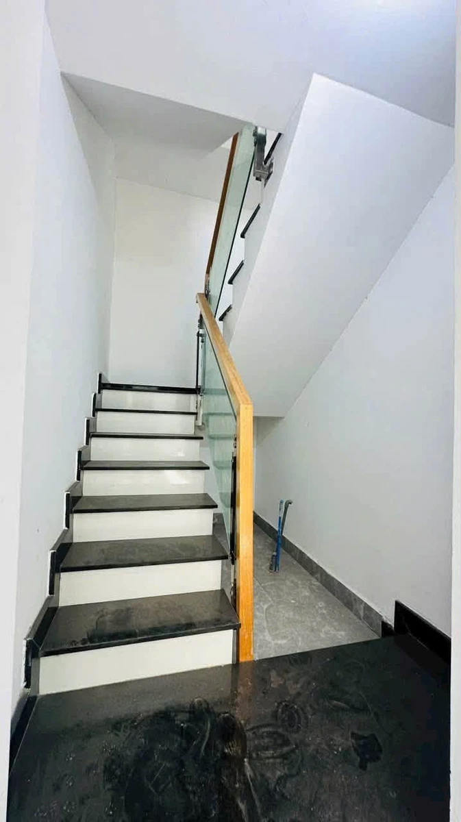 Bán nhà 3 tầng 50m2, 4PN, đường Dương Văn Cam gần chợ Thủ Đức, giá 3,7 tỷ - Ảnh thu nhỏ 2
