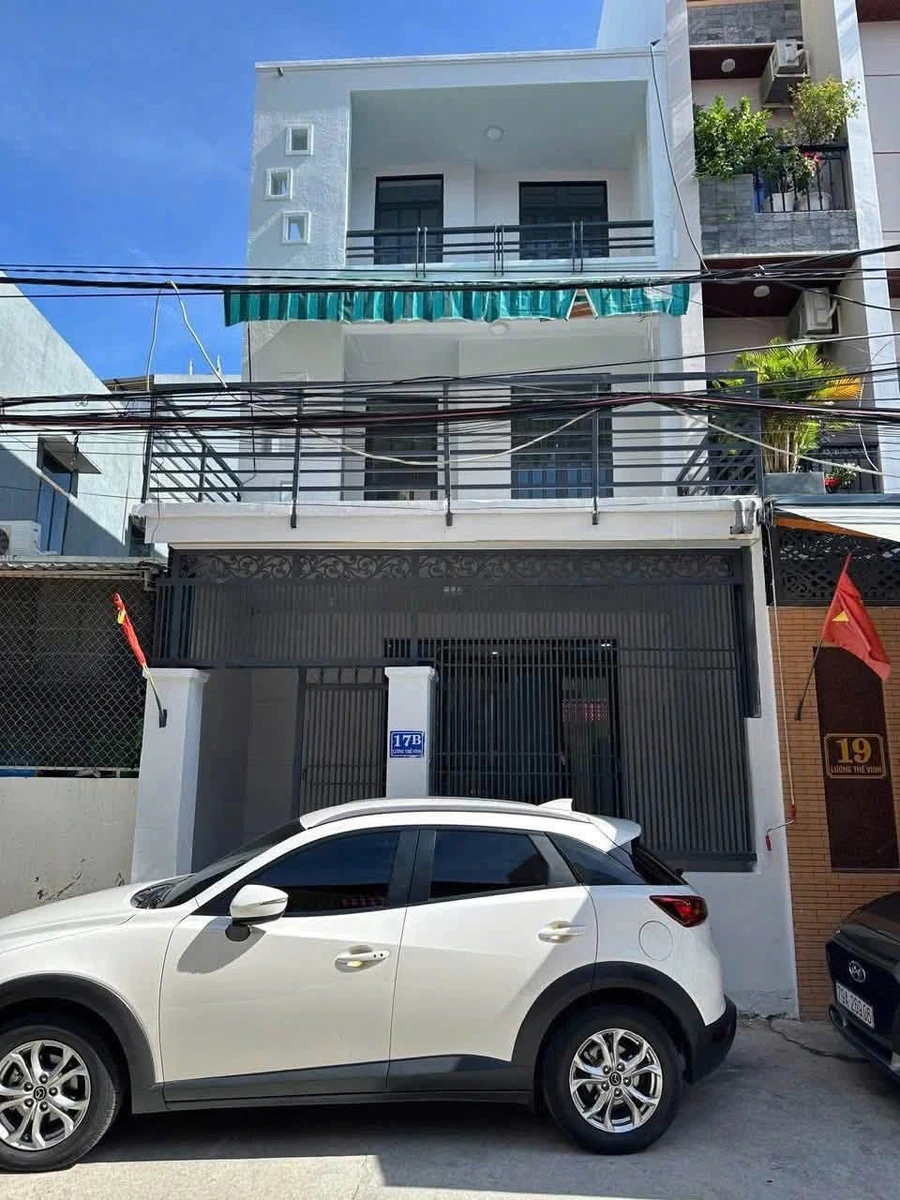 Bán nhà 3 tầng mặt tiền Lương Thế Vinh Nha Trang 65.8m2, 6.8 tỷ - Ảnh 1