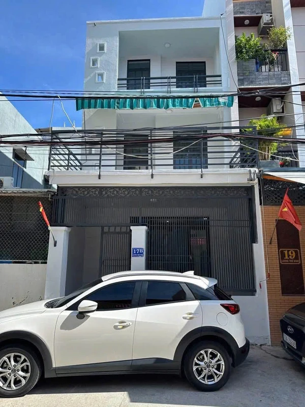 Bán nhà 3 tầng mặt tiền Lương Thế Vinh Nha Trang 65.8m2, 6.8 tỷ