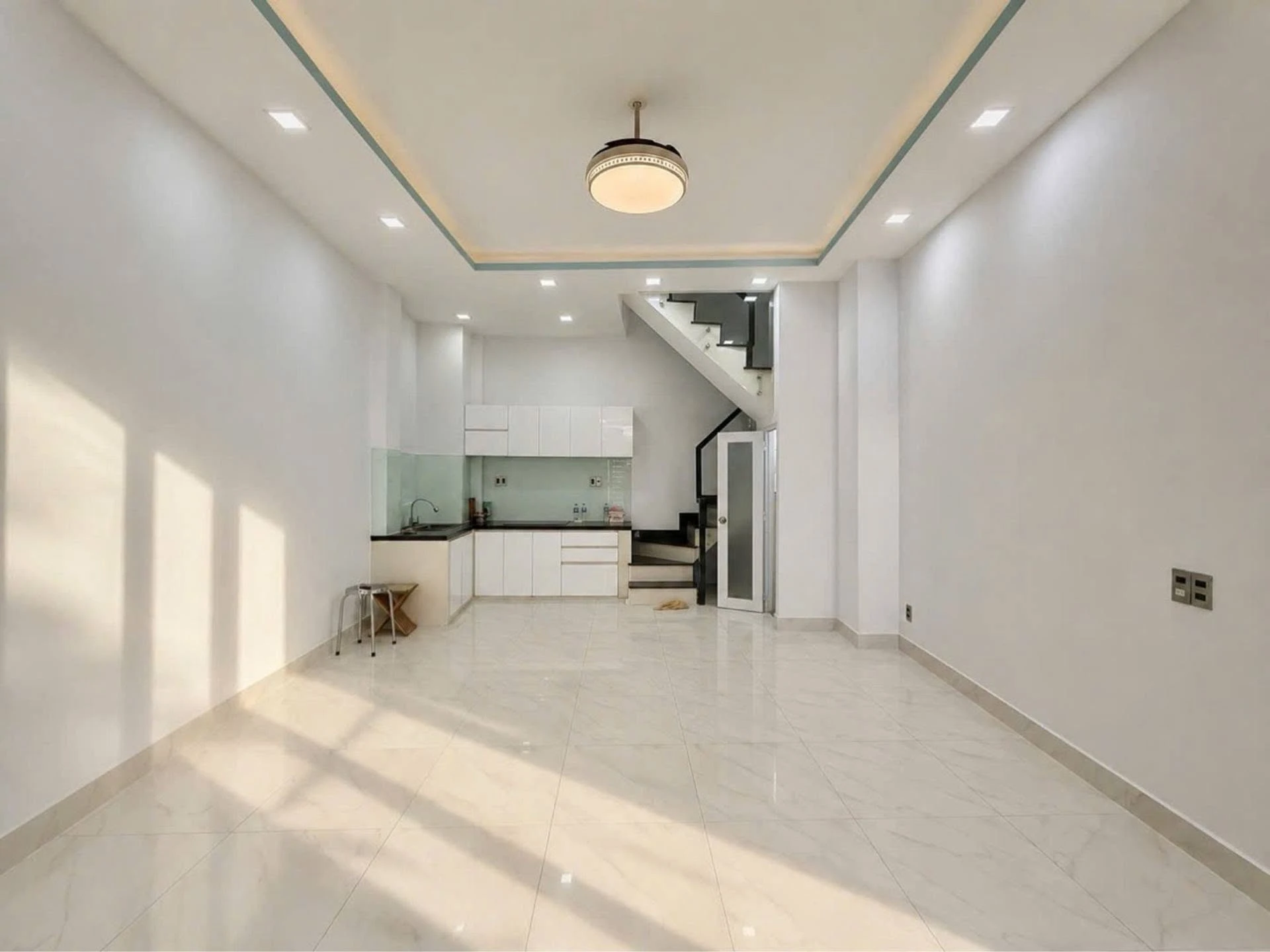 Bán nhà góc 2 mặt hẻm 40m2 4 tầng gần 6 tỷ Bình Thạnh - Ảnh 1
